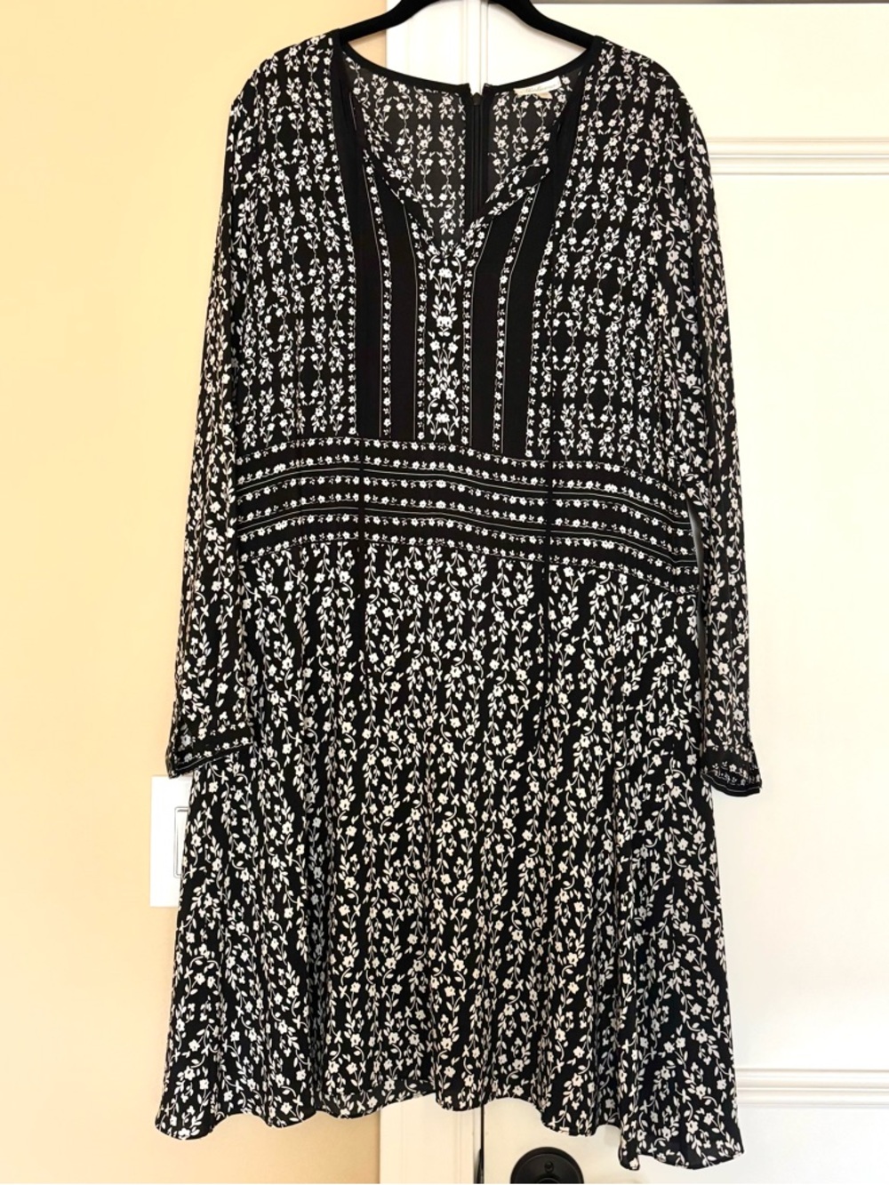 Shoshanna Black & White Floral Long Sleeve Dress